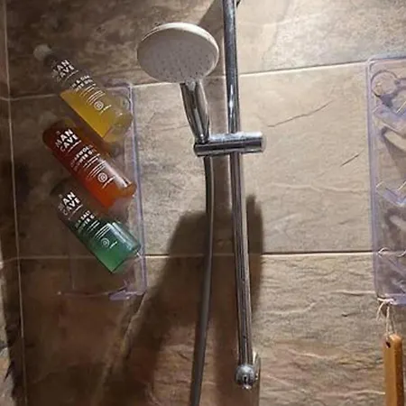 1 Bed Flat - Sleeps 4 - Garden - Parking - Wifi Tatil Evi *