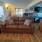 1 Bed Flat - Sleeps 4 - Garden - Parking - Wifi Дом отдыха *