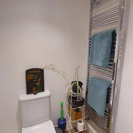 度假居 1 Bed Flat - Sleeps 4 - Garden - Parking - Wifi *