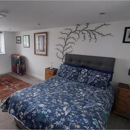 度假居 1 Bed Flat - Sleeps 4 - Garden - Parking - Wifi