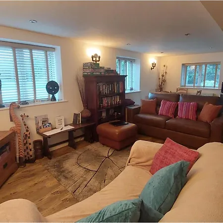 度假居 1 Bed Flat - Sleeps 4 - Garden - Parking - Wifi 安布尔塞德