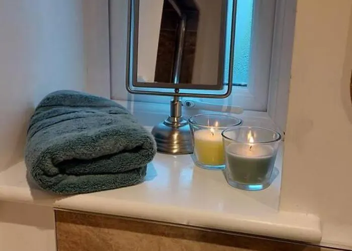 1 Bed Flat - Sleeps 4 - Garden - Parking - Wifi 安布尔塞德