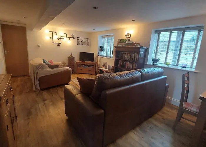 度假居 1 Bed Flat - Sleeps 4 - Garden - Parking - Wifi 安布尔塞德