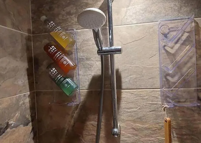 1 Bed Flat - Sleeps 4 - Garden - Parking - Wifi 度假居 *