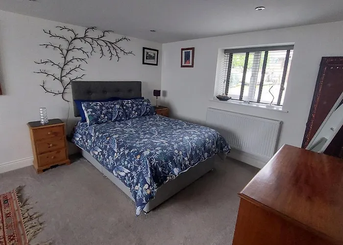 1 Bed Flat - Sleeps 4 - Garden - Parking - Wifi 安布尔塞德