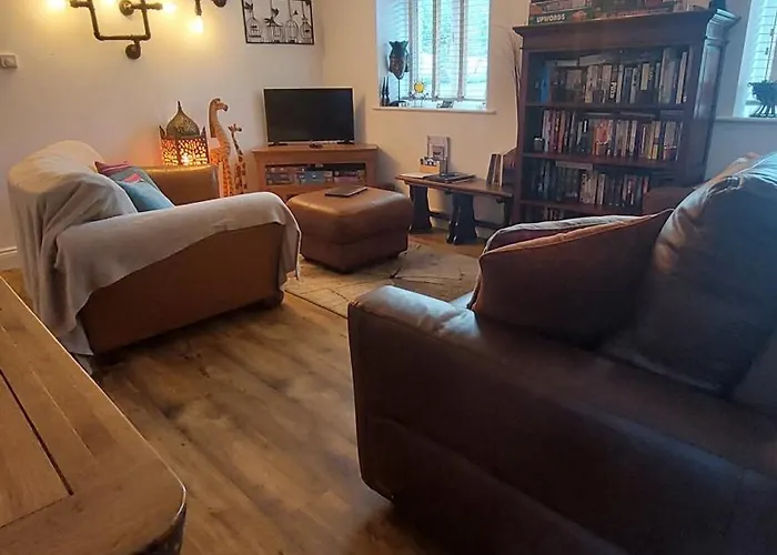 1 Bed Flat - Sleeps 4 - Garden - Parking - Wifi 度假居 安布尔塞德